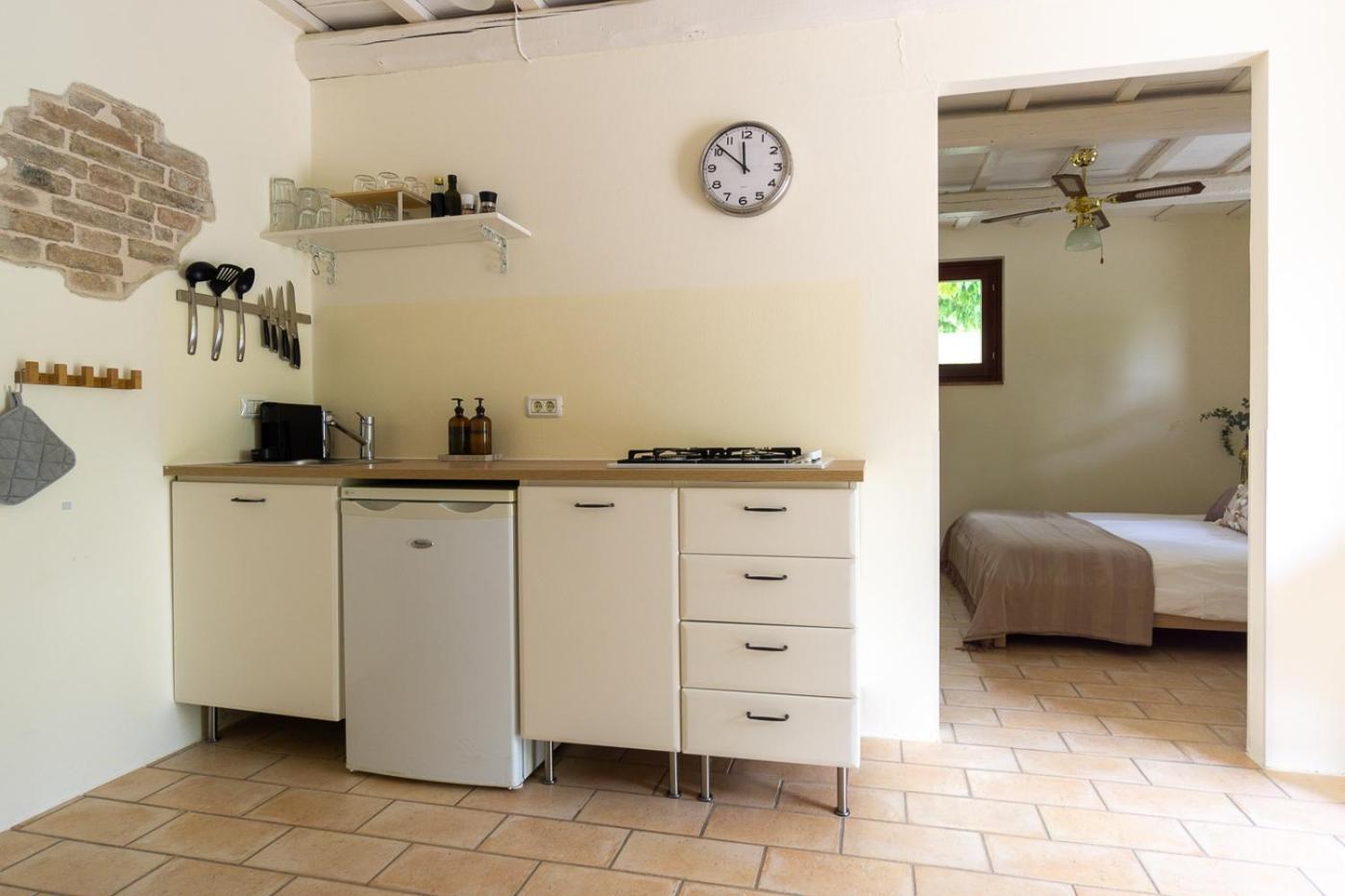 Rosa Nel Pozzo Apartments And B&B San Pietro  Екстериор снимка