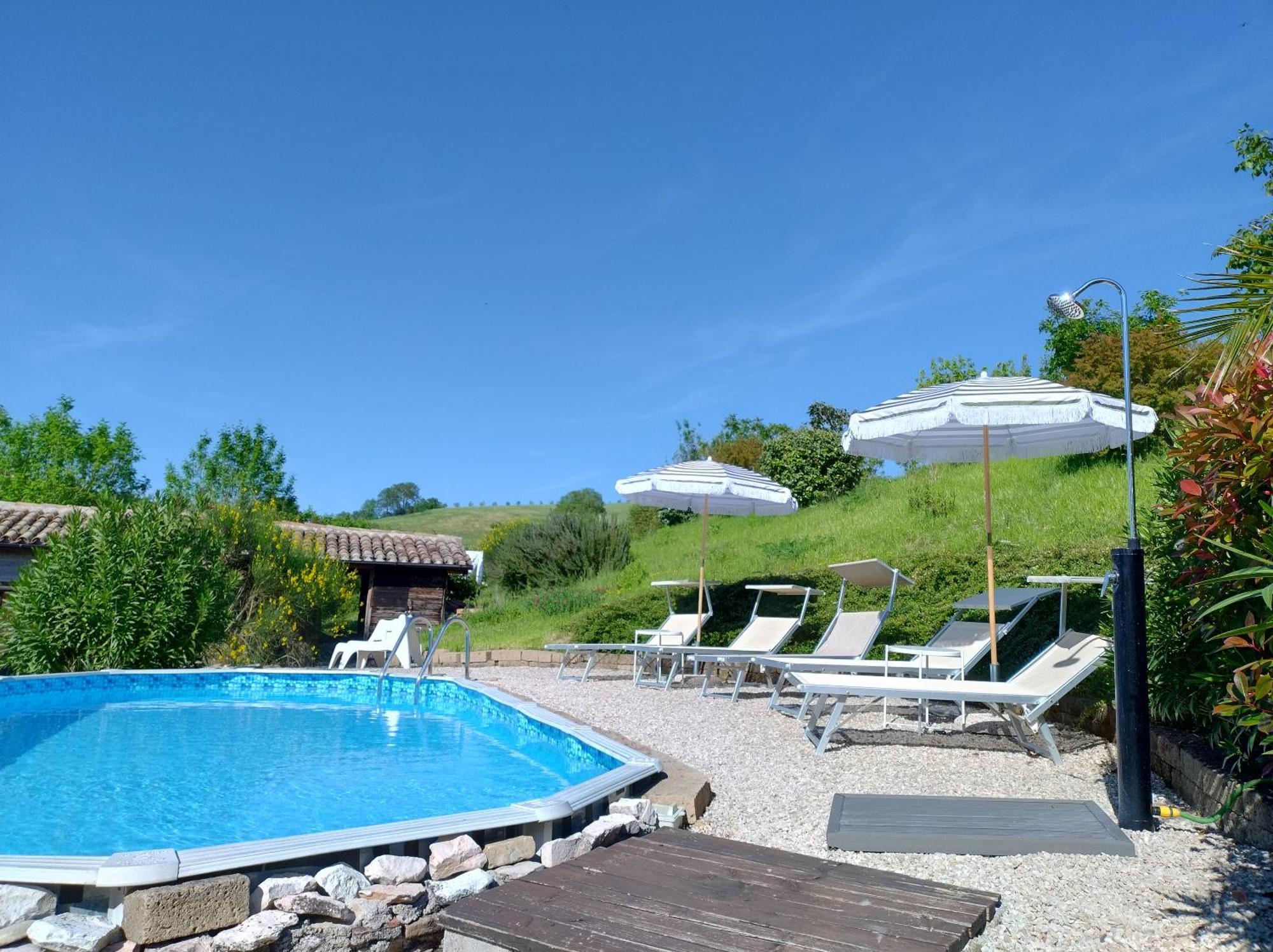 Rosa Nel Pozzo Apartments And B&B San Pietro  Екстериор снимка