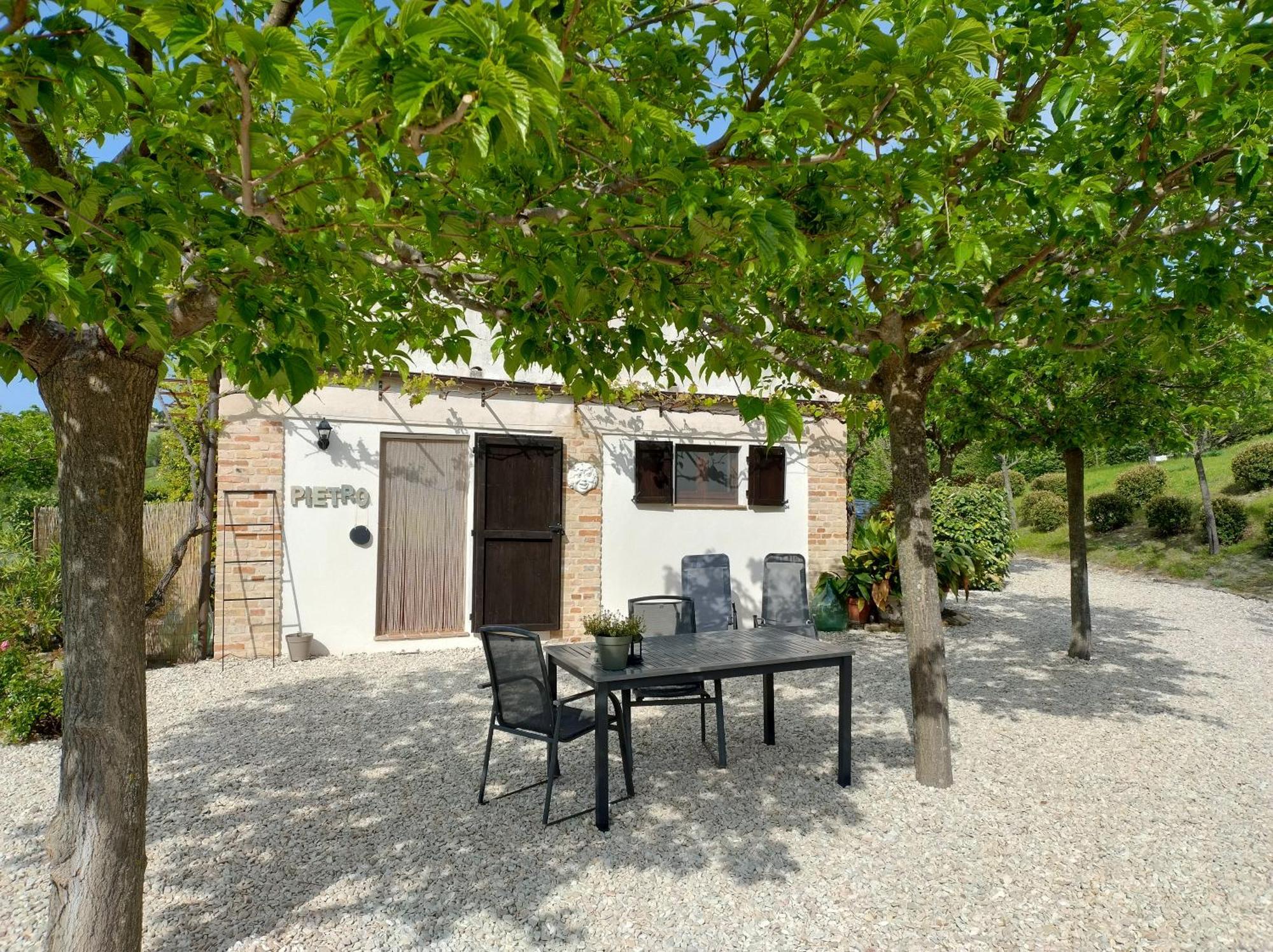 Rosa Nel Pozzo Apartments And B&B San Pietro  Екстериор снимка