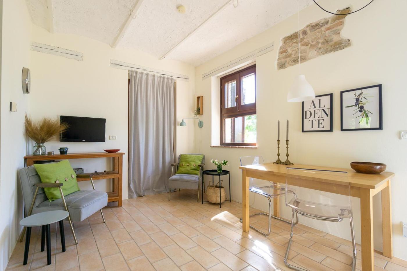 Rosa Nel Pozzo Apartments And B&B San Pietro  Екстериор снимка